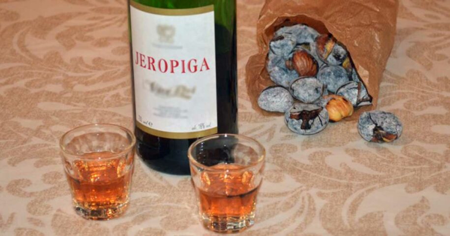Aprenda a fazer jeropiga caseira - Uma bebida tradicional portuguesa