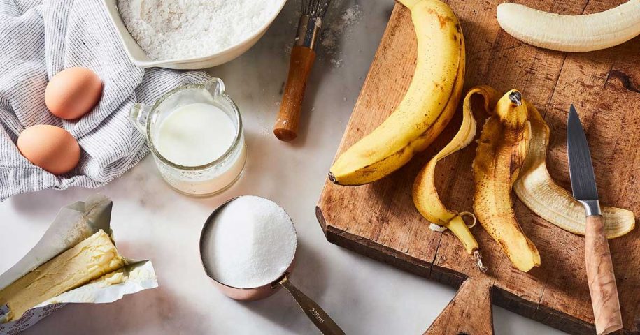 Aprenda a fazer um bolo delicioso de cascas de banana