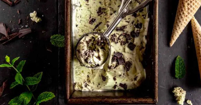 Já provou gelado natural feito com folhas de menta chocolate